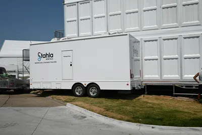 8-Station 8-Door Shower Trailer